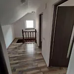 De Inchiriat Lucky House