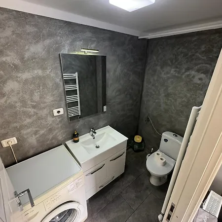 De Inchiriat Lucky House *