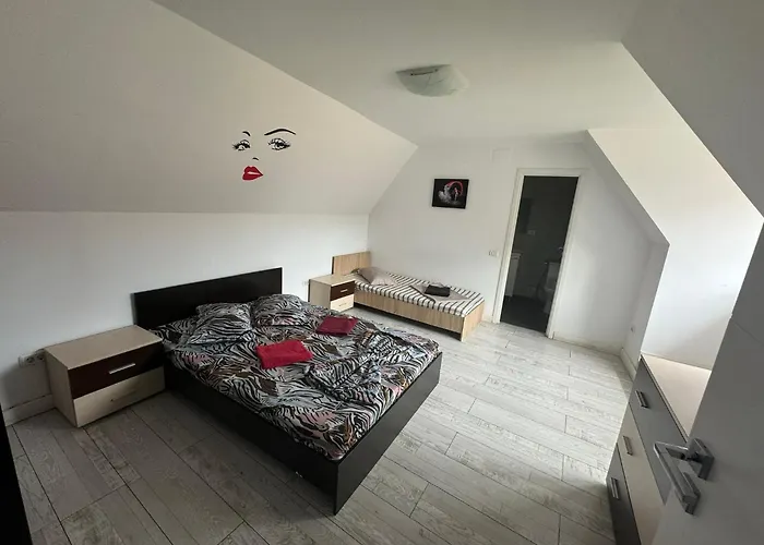 De Inchiriat Lucky House *