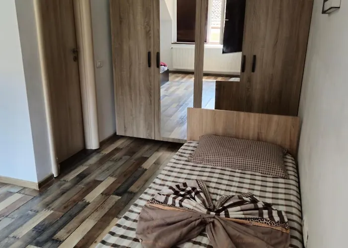 De Inchiriat Lucky House *