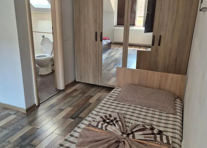 De Inchiriat Lucky House 브라쇼브