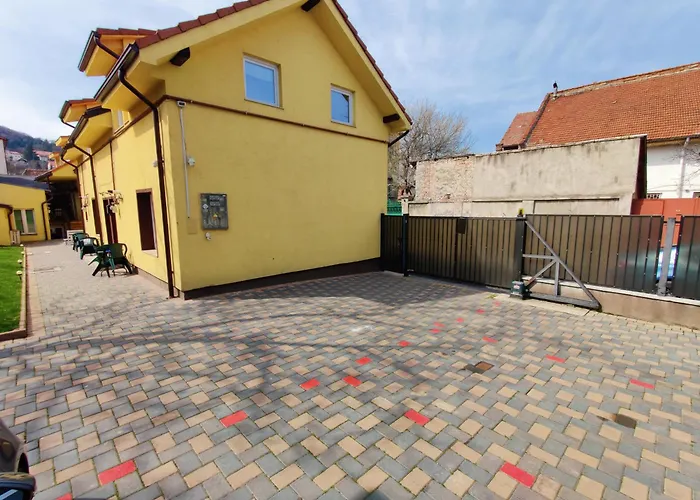 De Inchiriat Lucky House